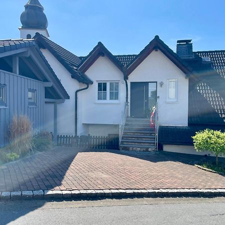 Moderne Ferienwohnung Mit Sonnenbalkon In Fretter Finnentrop Esterno foto