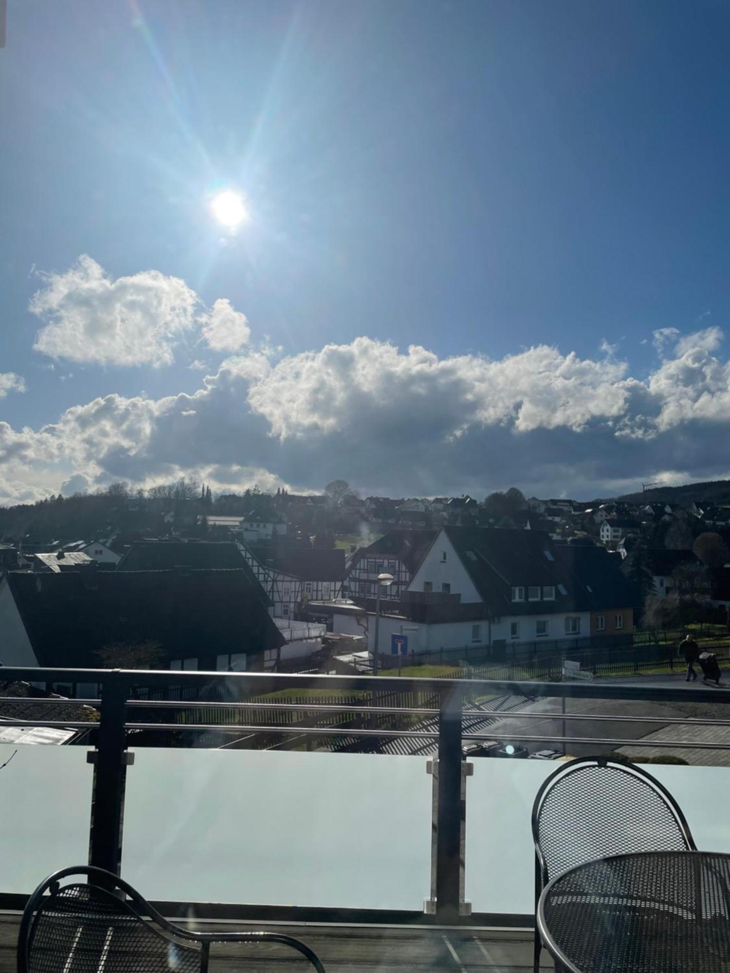 Moderne Ferienwohnung Mit Sonnenbalkon In Fretter Finnentrop Esterno foto