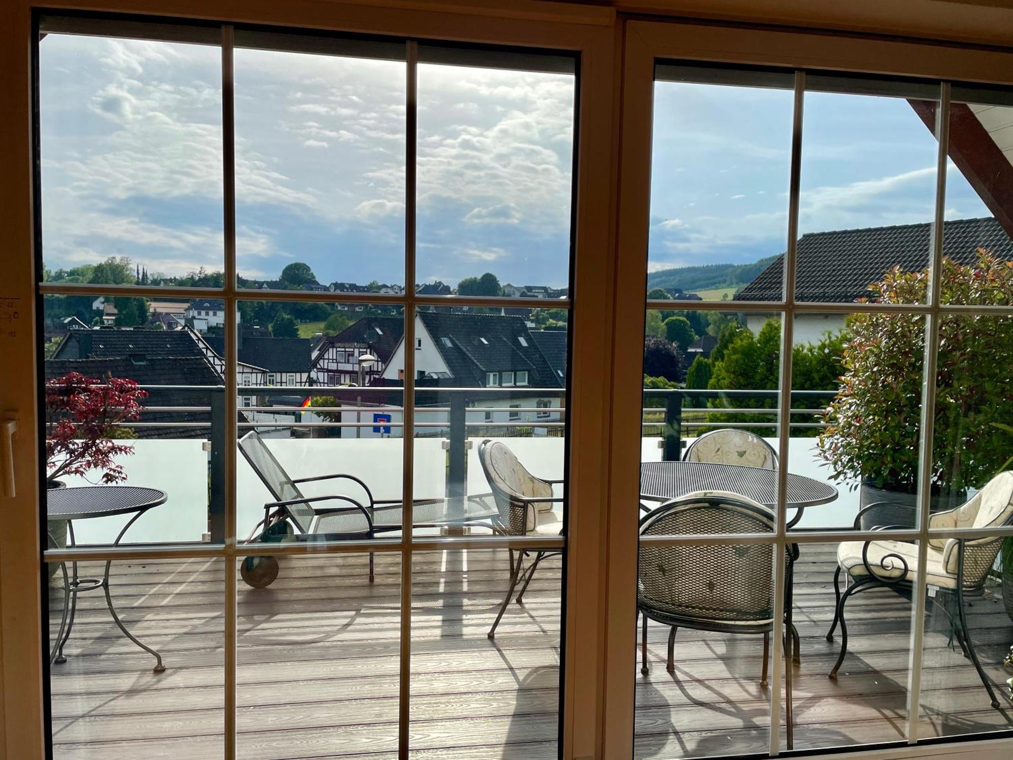 Moderne Ferienwohnung Mit Sonnenbalkon In Fretter Finnentrop Esterno foto