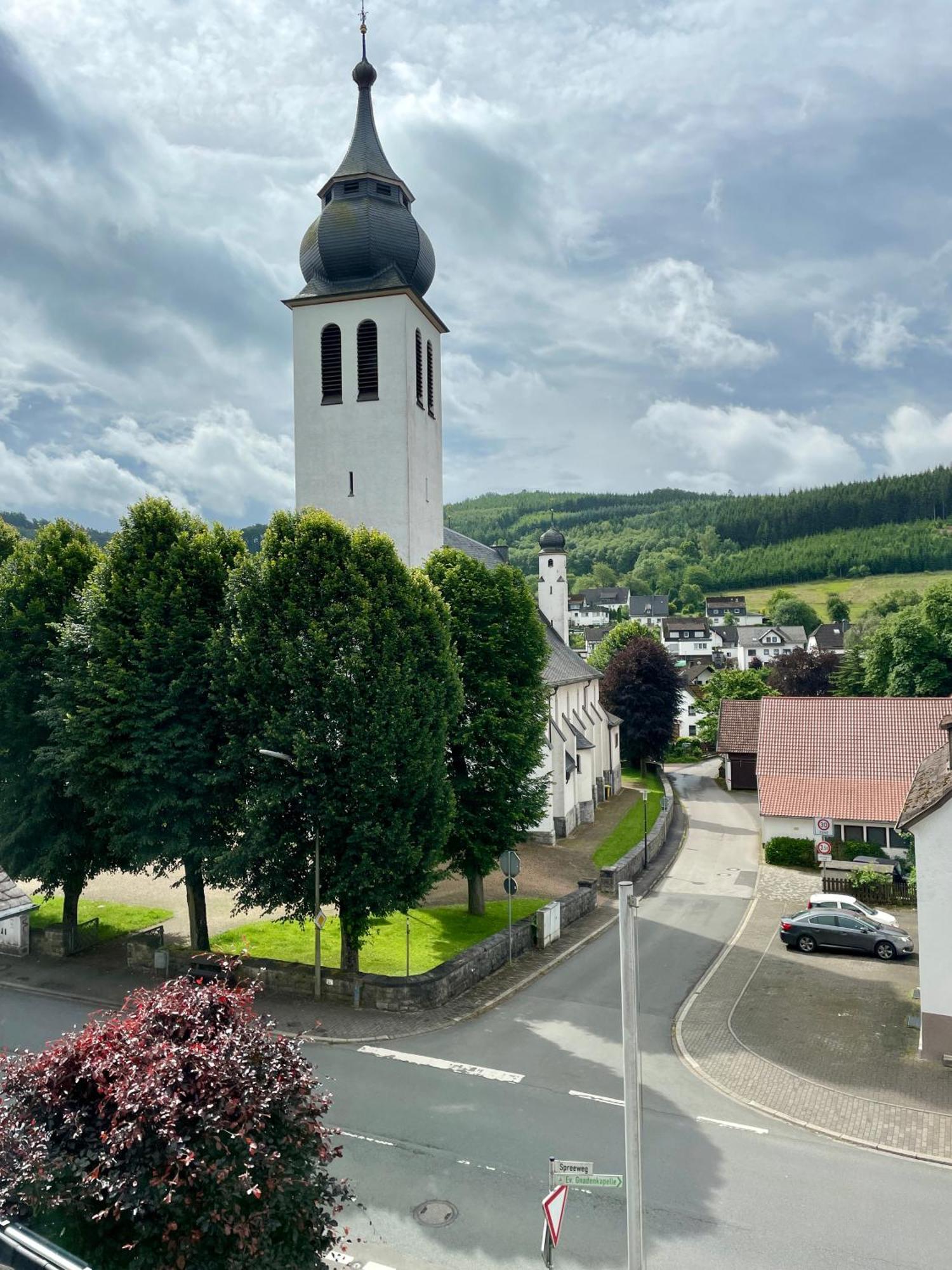 Moderne Ferienwohnung Mit Sonnenbalkon In Fretter Finnentrop Esterno foto